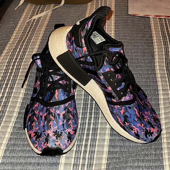 adidas NMD R1 NWOT - Picture 1 of 7